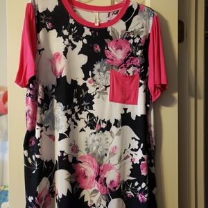 NWT Celeste Black, Pink, White and Grey Floral Top Size 1XL